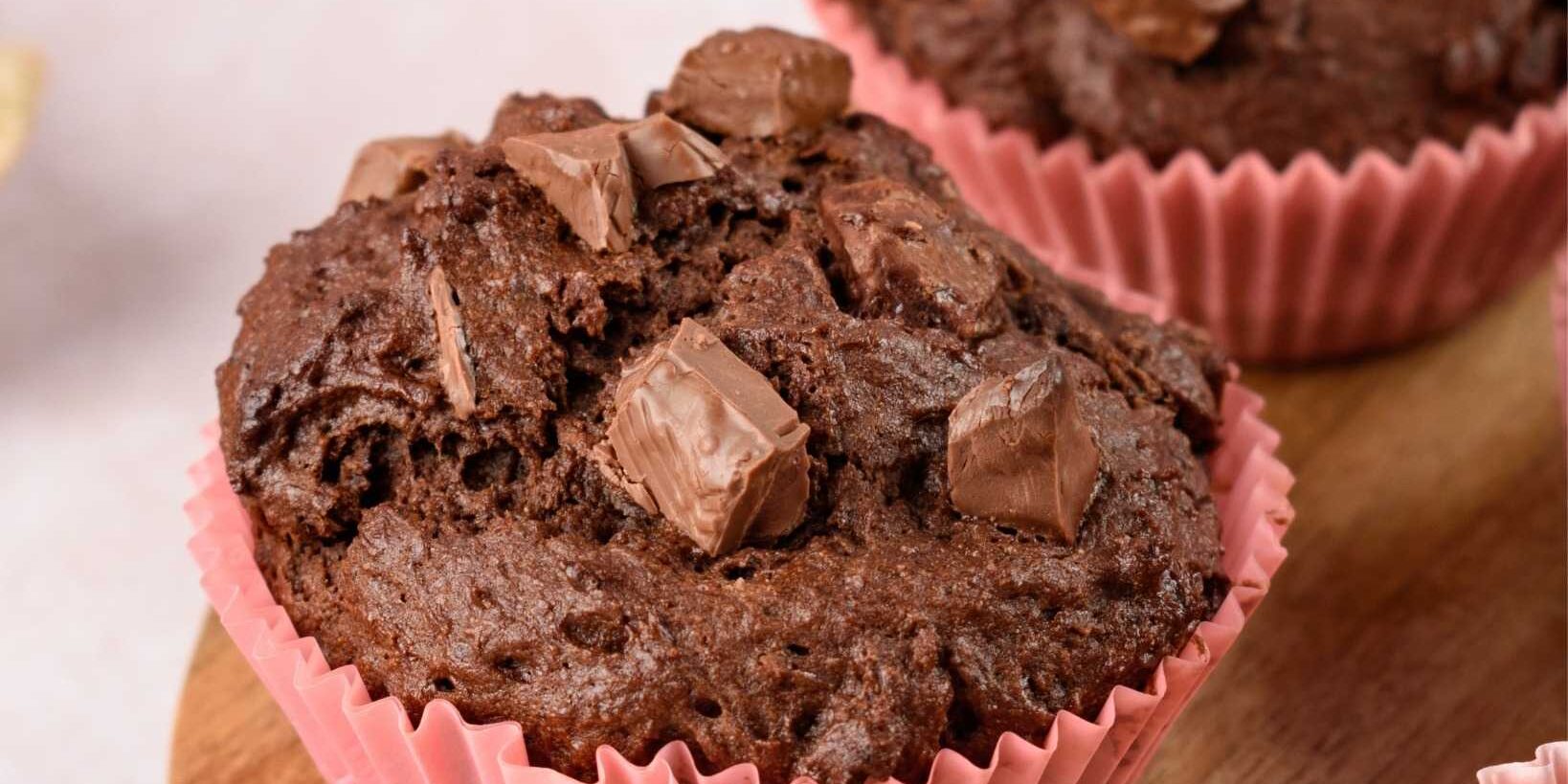 Muffins de chocolate esponjosos con ingredientes saludables - Recetas CUSI